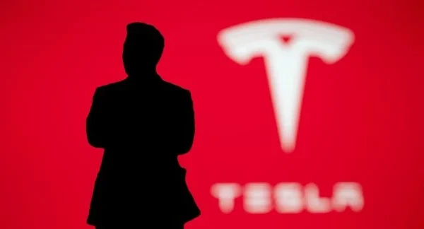 Астероїд виявився Tesla: як автомобіль Маска обдурив астрономів