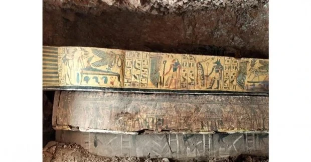У Луксорі знайшли камеру з муміями: поруч лежали вісім загадкових папірусів