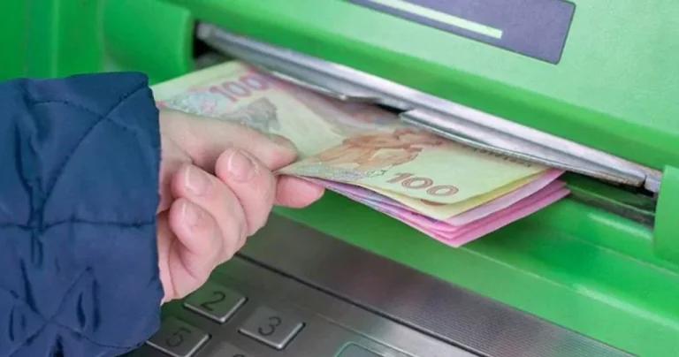 Зняття готівки з 1 жовтня: ліміт 100 тисяч збережуть, але є нюанс